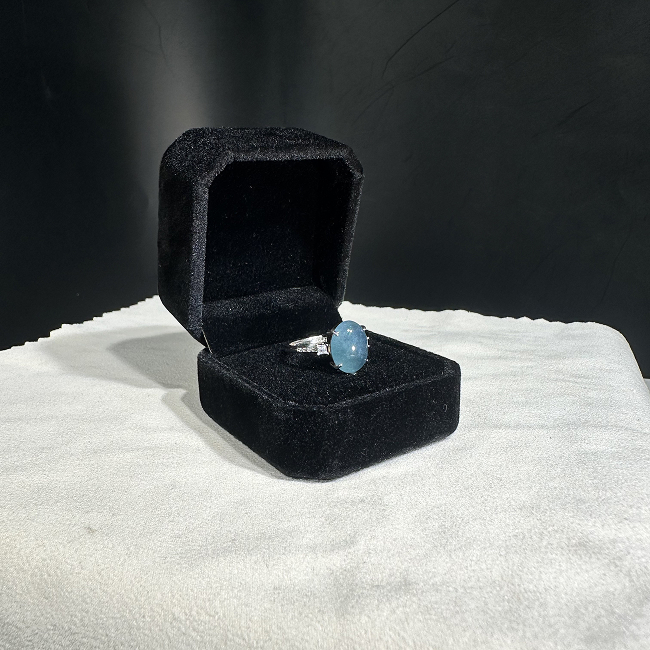 Nhẫn Ngọc Bích Cabochon Oval Trơn – Jadeite Xanh Trung + Mã N011