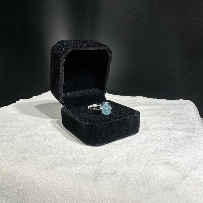 Nhẫn Ngọc Bích Cabochon Dáng Ngang (East-West) – Jadeite Xanh Đậm + Mã N022
