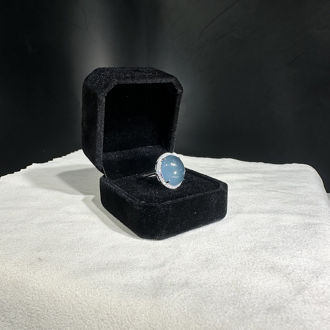 Nhẫn Lam Ngọc Oval Ánh Băng Sang Trọng | N059
